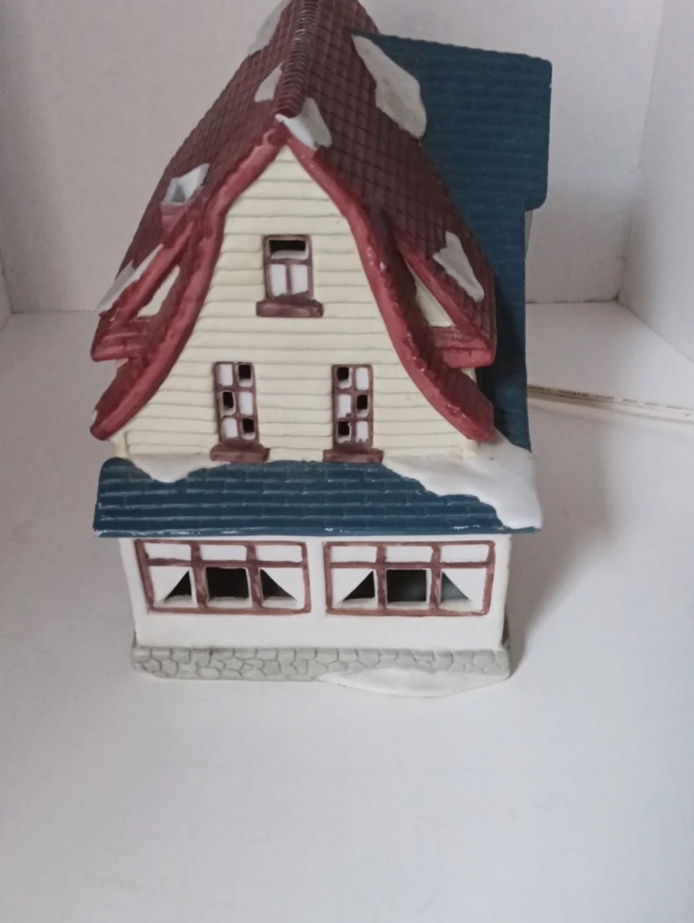 Vintage Holiday Expression Decorative Lighted Ceramic House -1990's